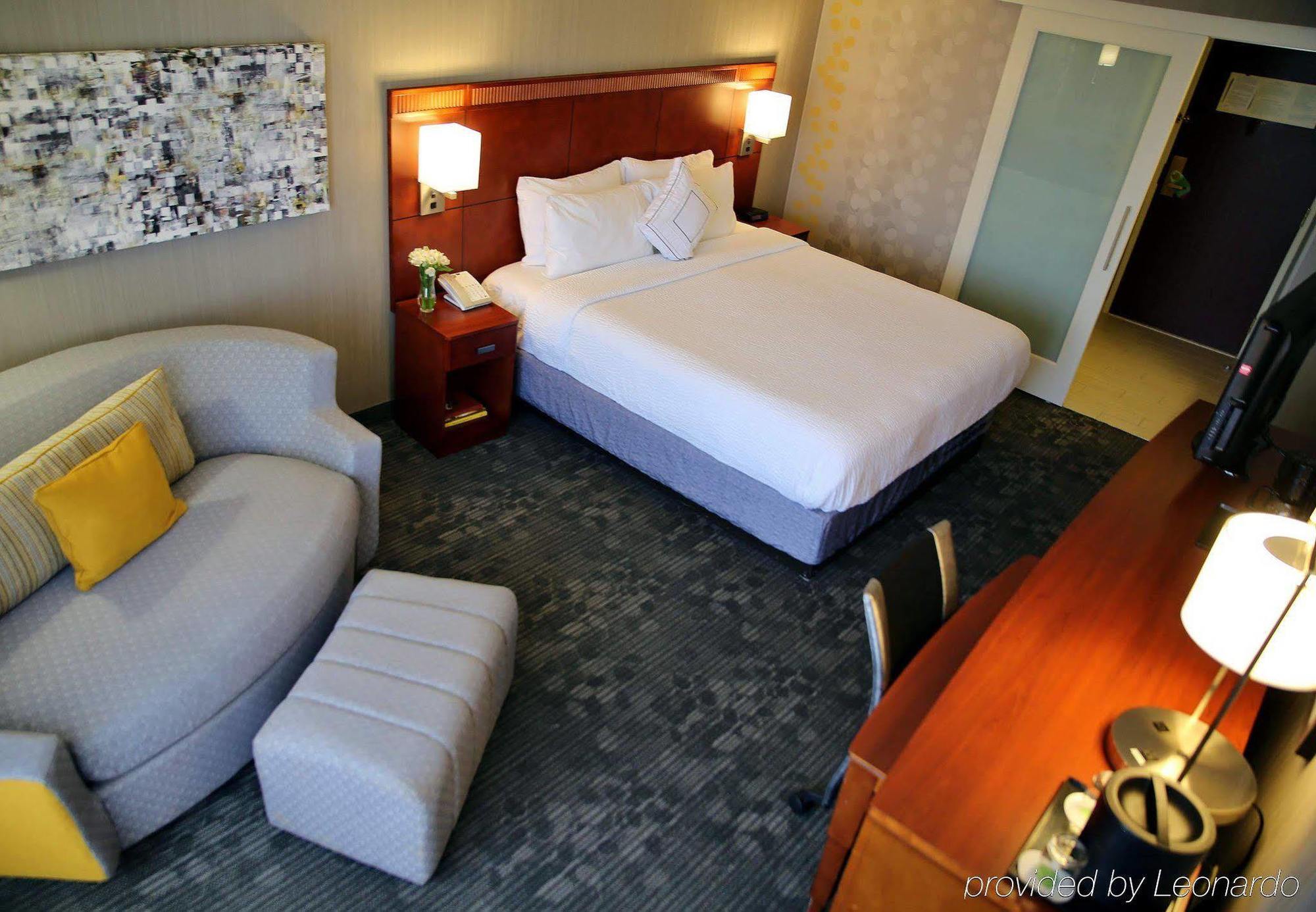 Courtyard By Marriott Santa Rosa Hotel Exterior photo
