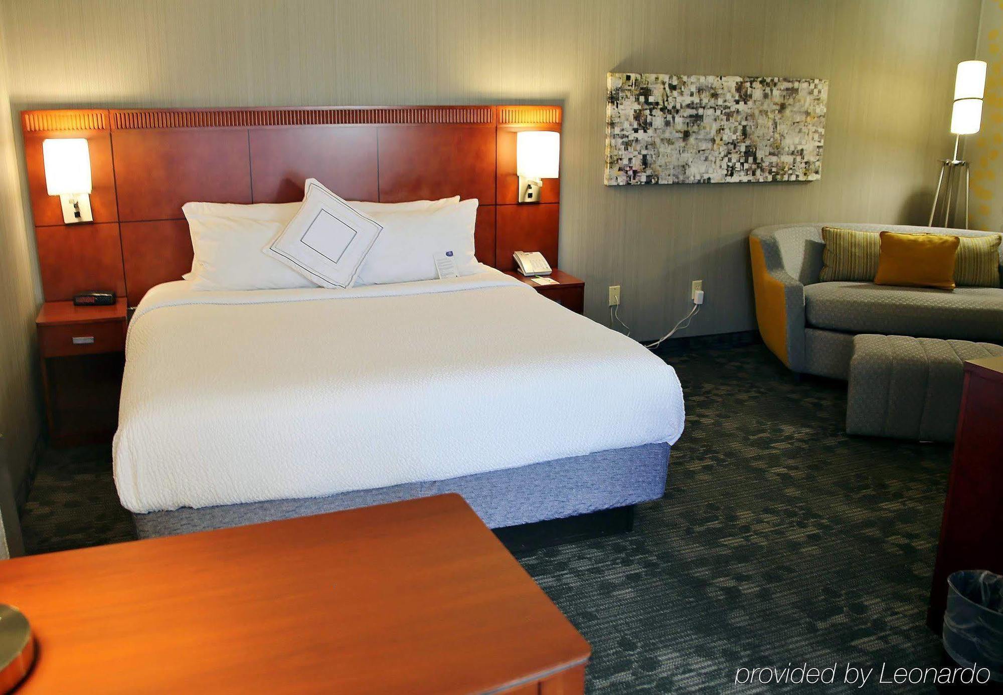 Courtyard By Marriott Santa Rosa Hotel Exterior photo