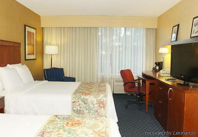 Courtyard By Marriott Santa Rosa Hotel Exterior photo