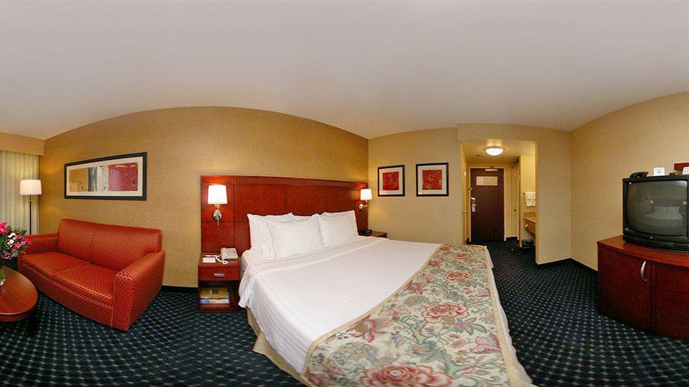 Courtyard By Marriott Santa Rosa Hotel Exterior photo
