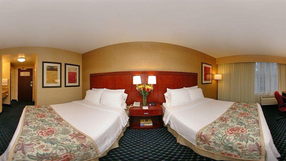 Courtyard By Marriott Santa Rosa Hotel Exterior photo
